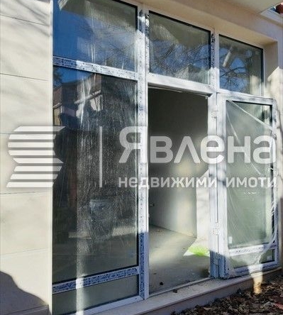 Дава се под наем Магазин в Варна, Център - 45 кв.м за 2815 € - Снимка #1