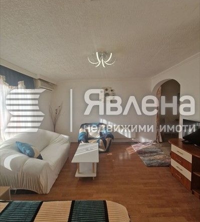 Дава се под наем Двустаен апартамент в Варна, м-т Траката - 60 кв.м за 395 € - Снимка #1
