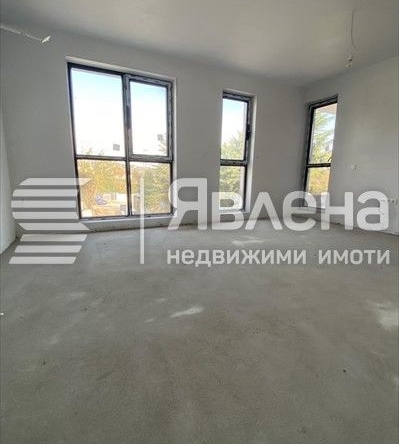 Тристаен апартамент в Варна, м-т Евксиноград - 85 кв.м за 1977 €/кв.м - Снимка #1