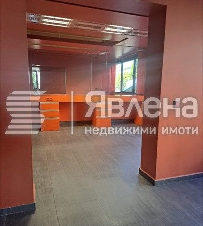 Дава се под наем Офис в Благоевград, Широк център - 76 кв.м за 400 € - Снимка #1