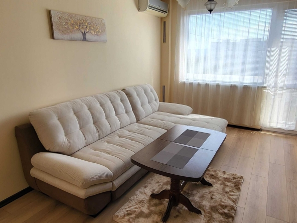 Дава се под наем Тристаен апартамент в Варна, Възраждане 1 - 65 кв.м за 488.58 € - Снимка #1