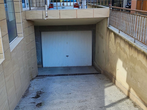 Дава се под наем Склад в Варна, Цветен квартал - 28 кв.м за 96.9 € - Снимка #1