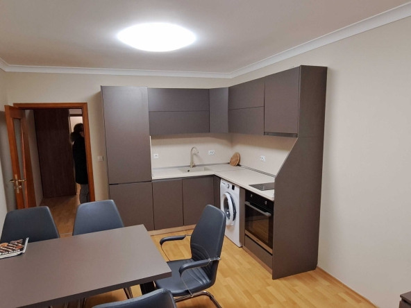 Двустаен апартамент в Бургас, Център - 60 кв.м за 1417 €/кв.м - Снимка #1