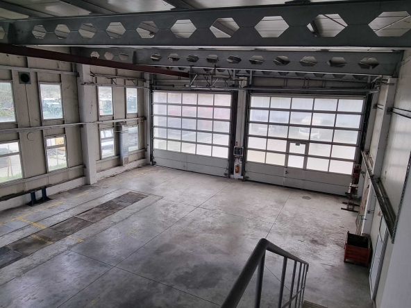 Дава се под наем Склад в Разград, Промишлена зона - Изток - 600 кв.м за 1836 € - Снимка #1