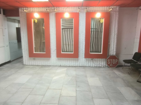 Магазин в Благоевград, Идеален център - 49 кв.м за 796 €/кв.м - Снимка #1