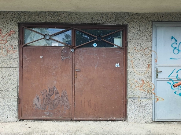 Гараж / Паркомясто в Русе, Дружба 1 - 21 кв.м за 1429 €/кв.м - Снимка #1