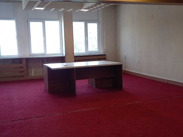 Дава се под наем Офис в Силистра, Център - 115 кв.м за 229.5 € - Снимка #1