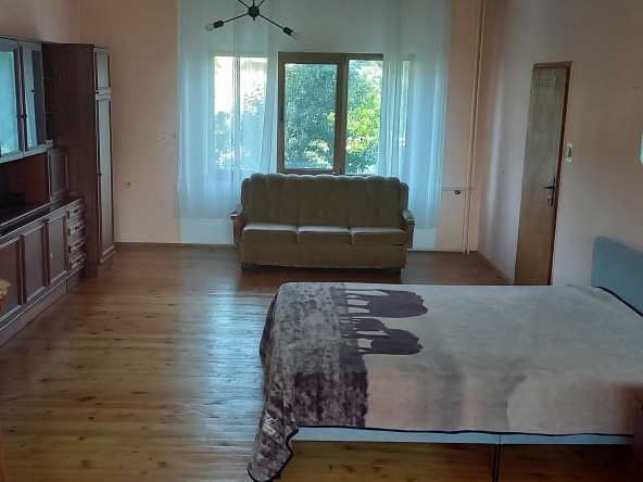 Дава се под наем  в с. Герман, Област София-град - 90 кв.м за 433.5 € - Снимка #1