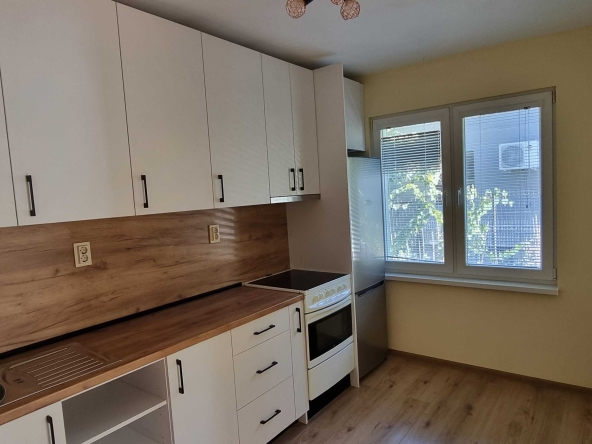 Дава се под наем Тристаен апартамент в София, Център - 70 кв.м за 500 € - Снимка #1