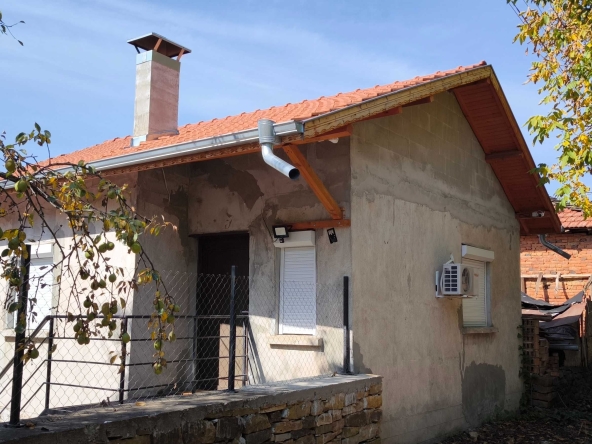 Къща в с. Горно Павликене, Област Ловеч - 82 кв.м за 175 €/кв.м - Снимка #1