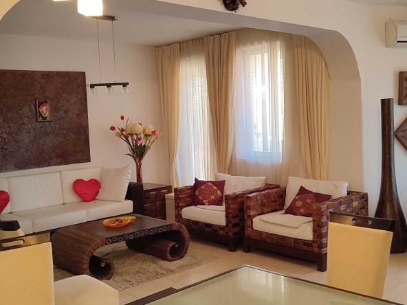 Тристаен апартамент в Свети Влас - 135 кв.м за 1460 €/кв.м - Снимка #1