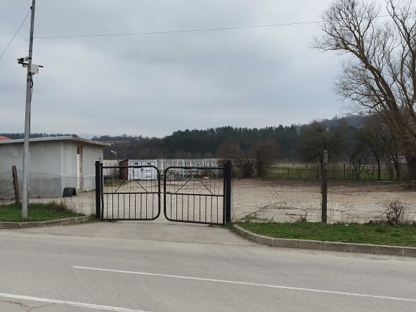 Дава се под наем Промишлена сграда в Севлиево - 1250 кв.м за 453.9 € - Снимка #1