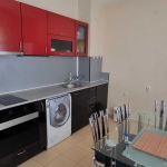 Дава се под наем Тристаен апартамент в Разград, Център - 72 кв.м за 612 € - Снимка #1