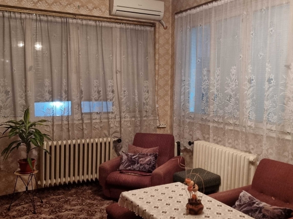 Двустаен апартамент в Разград, Център - 69 кв.м за 1331 €/кв.м - Снимка #1
