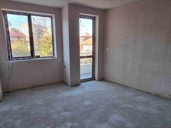 Двустаен апартамент в Разград, Освобождение - 61 кв.м за 1380 €/кв.м - Снимка #1