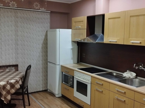 Дава се под наем Едностаен апартамент в Свищов - 37 кв.м за 127.5 € - Снимка #1