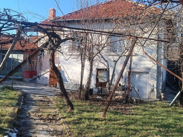 Къща в с. Верен, Област Стара Загора - 80 кв.м за 319 €/кв.м - Снимка #1