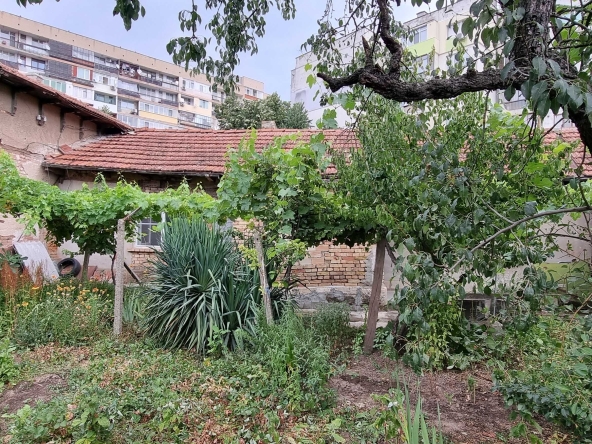 Къща в Разград, Варош - 65 кв.м за 1138 €/кв.м - Снимка #1