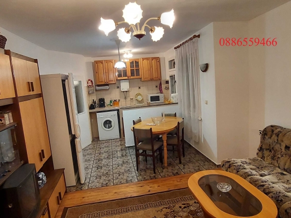 Тристаен апартамент в Варна, Червен площад - 126 кв.м за 1921 €/кв.м - Снимка #1