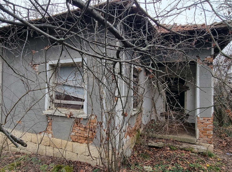 Къща в с. Йонково, Област Разград - 70 кв.м за 132 €/кв.м - Снимка #1