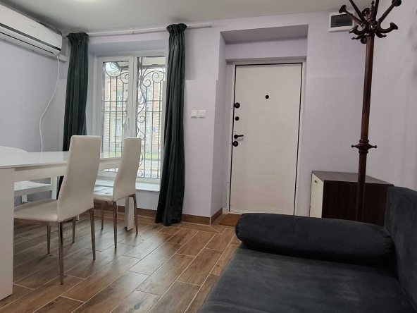 Дава се под наем Двустаен апартамент в Варна, Център - 38 кв.м за 357 € - Снимка #1