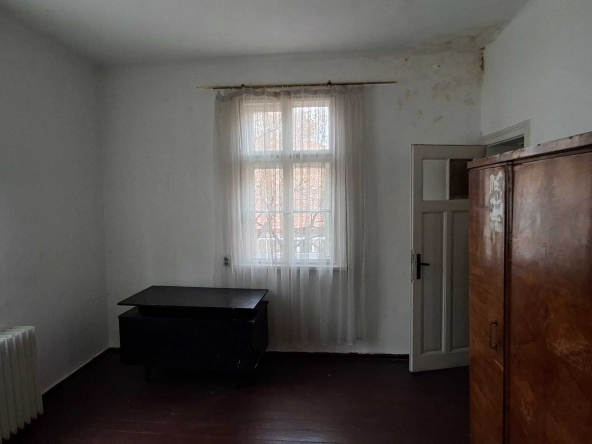 Дава се под наем Тристаен апартамент в София, Яворов - 100 кв.м за 306 € - Снимка #1