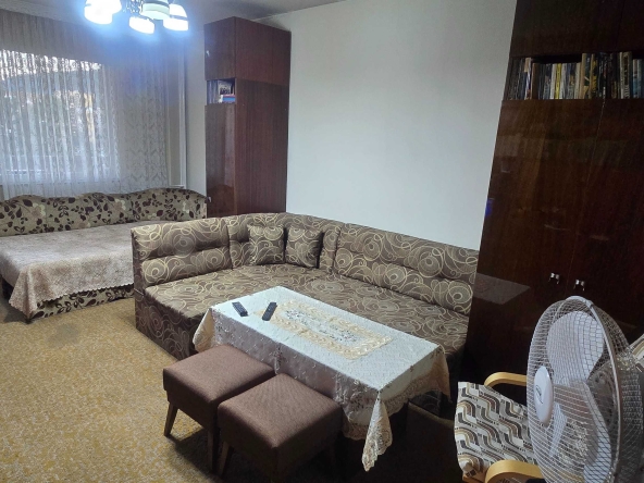 Двустаен апартамент в Шумен, 5-ти полк - 64 кв.м за 1405 €/кв.м - Снимка #1
