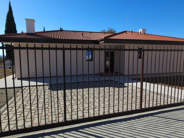 Къща в с. Дълбоки, Област Стара Загора - 148 кв.м за 1217 €/кв.м - Снимка #1