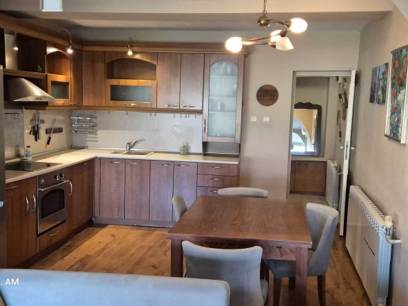 Дава се под наем Двустаен апартамент в Варна, Център - 85 кв.м за 400 € - Снимка #1