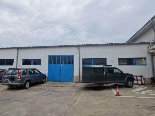 Дава се под наем Склад в Карлово - 180 кв.м за 459 € - Снимка #1