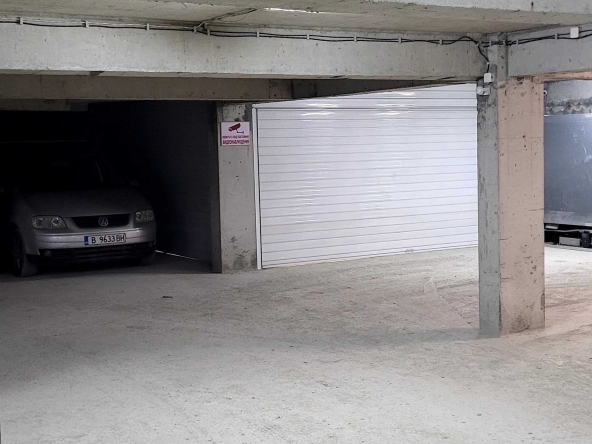 Дава се под наем Гараж / Паркомясто в Варна, Възраждане 1 - 15 кв.м за 153 € - Снимка #1