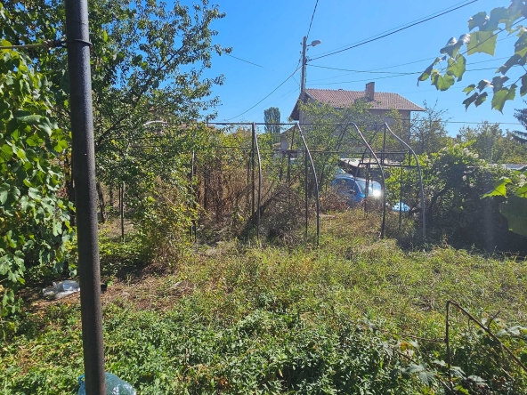 Парцел в Радомир - 818 кв.м за 53 €/кв.м - Снимка #1