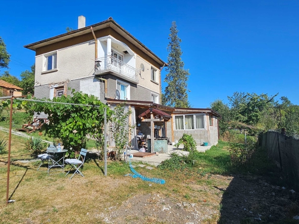 Къща в с. Богданов дол, Област Перник - 209 кв.м за 637 €/кв.м - Снимка #1