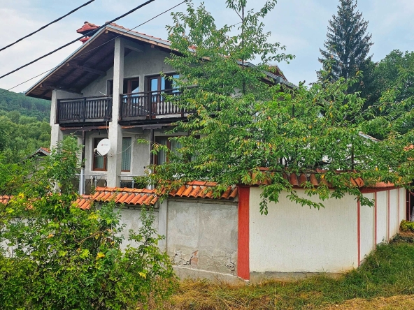 Къща в с. Прибой, Област Перник - 274 кв.м за 420 €/кв.м - Снимка #1