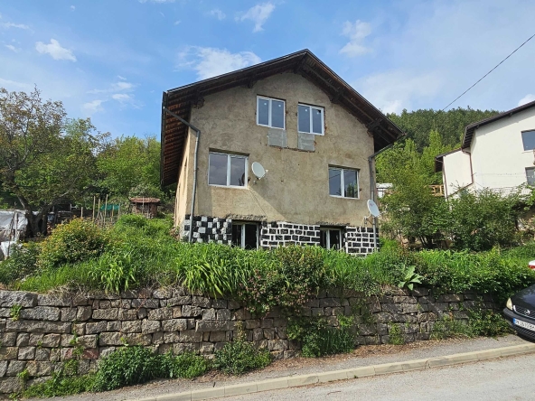 Къща в с. Кладница, Област Перник - 200 кв.м за 845 €/кв.м - Снимка #1