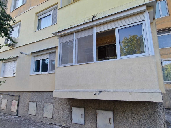 Двустаен апартамент в Разград, Орел - 62 кв.м за 1061 €/кв.м - Снимка #1