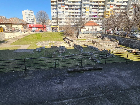 Дава се под наем Двустаен апартамент в Силистра, Център - 64 кв.м за 255 € - Снимка #1