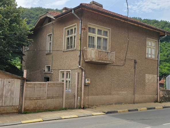 Къща в Трън - 188 кв.м за 339 €/кв.м - Снимка #1