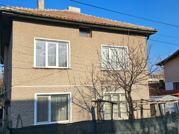 Къща в Брезник - 140 кв.м за 439 €/кв.м - Снимка #1