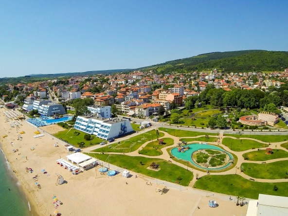 Дава се под наем Двустаен апартамент в Обзор - 60 кв.м за 81.6 € - Снимка #1