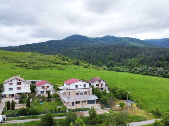 Къща в Перник, Изток - 313 кв.м за 512 €/кв.м - Снимка #1