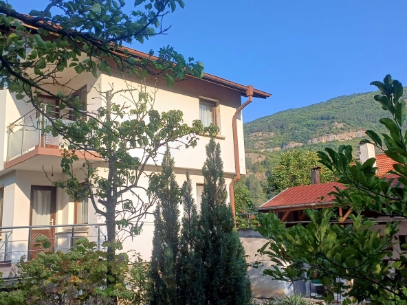 Къща в с. Церово, Област София-област - 132 кв.м за 1114 €/кв.м - Снимка #1