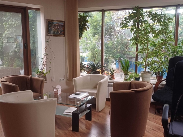 Офис в София, Оборище - 246 кв.м за 3202 €/кв.м - Снимка #1