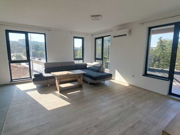 Дава се под наем Тристаен апартамент в Варна, Аспарухово - 74 кв.м за 663 € - Снимка #1