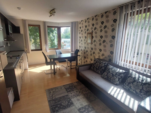 Тристаен апартамент в Варна, Окръжна болница - 82 кв.м за 2927 €/кв.м - Снимка #1