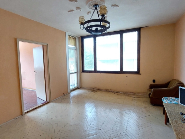 Тристаен апартамент в Габрово, Дядо Дянко - 87 кв.м за 499 €/кв.м - Снимка #1