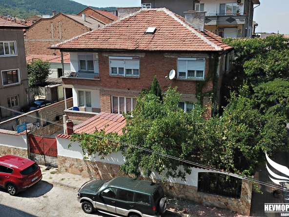 Къща в Асеновград - 366 кв.м за 407 €/кв.м - Снимка #1