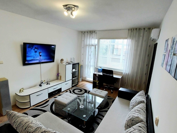 Дава се под наем Двустаен апартамент в Благоевград, Идеален център - 70 кв.м за 459 € - Снимка #1