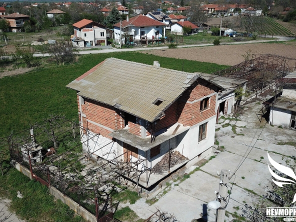 Къща в с. Избеглии, Област Пловдив - 441 кв.м за 81 €/кв.м - Снимка #1