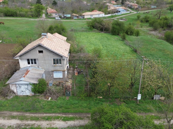 Къща в с. Баячево, Област Търговище - 100 кв.м за 561 €/кв.м - Снимка #1